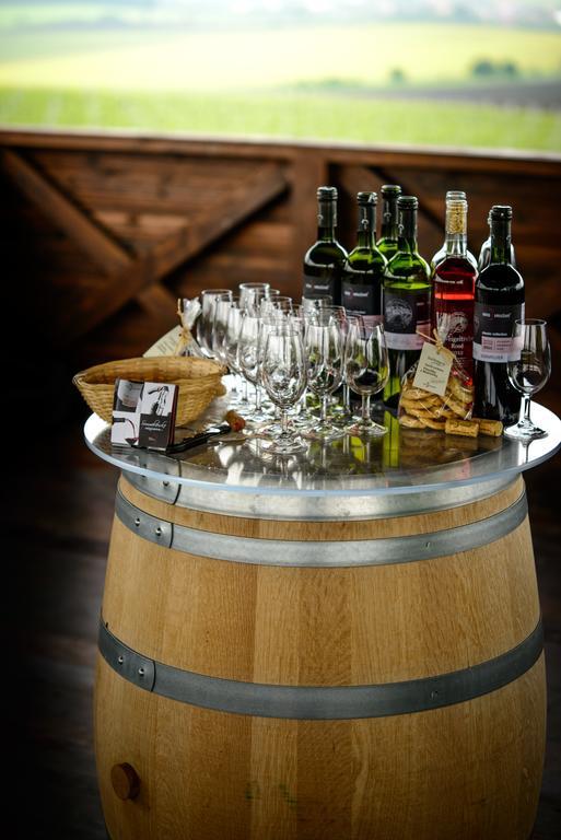 Penzion Vino Hruska Blatnička Extérieur photo