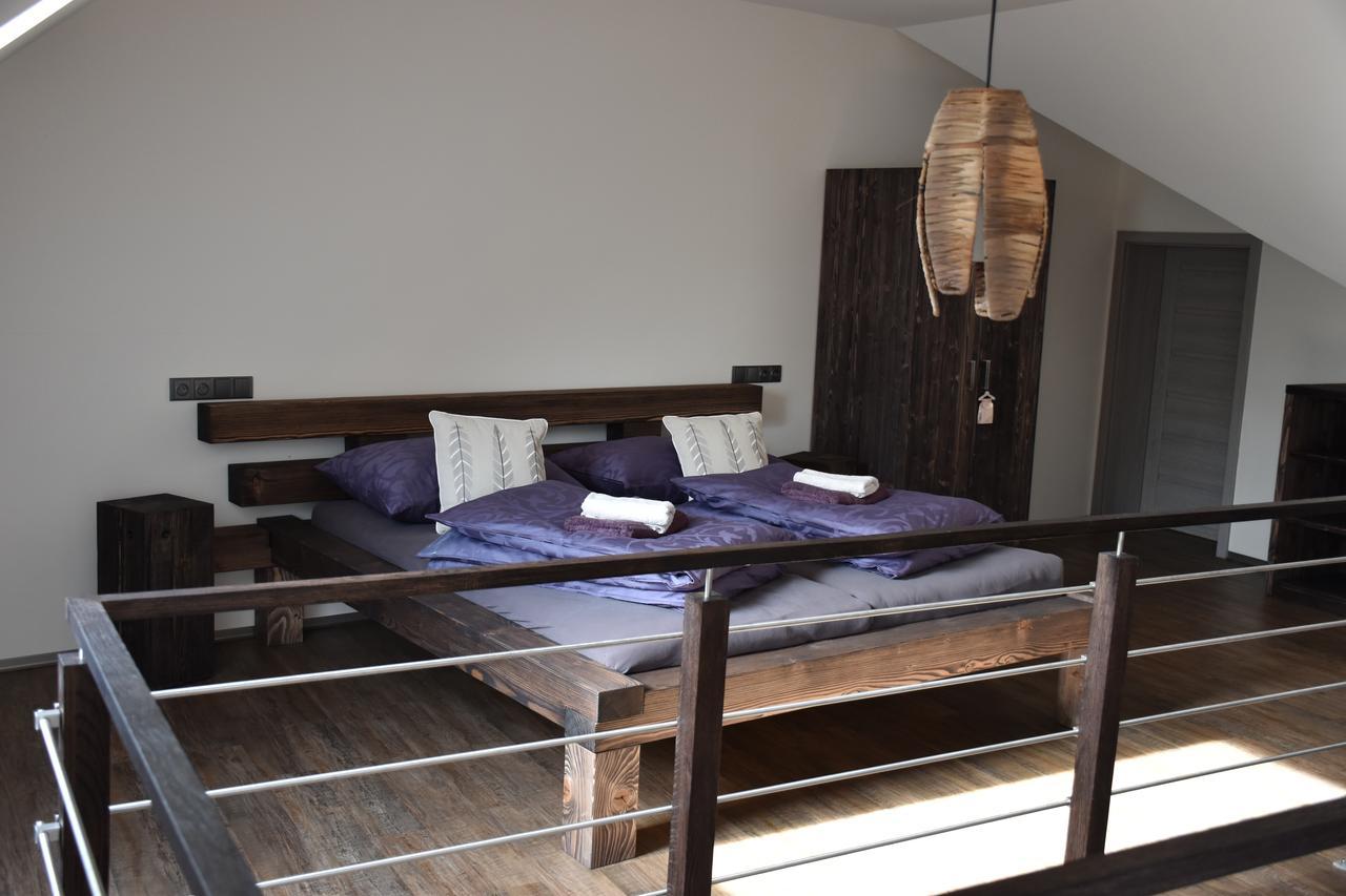 Penzion Vino Hruska Blatnička Extérieur photo