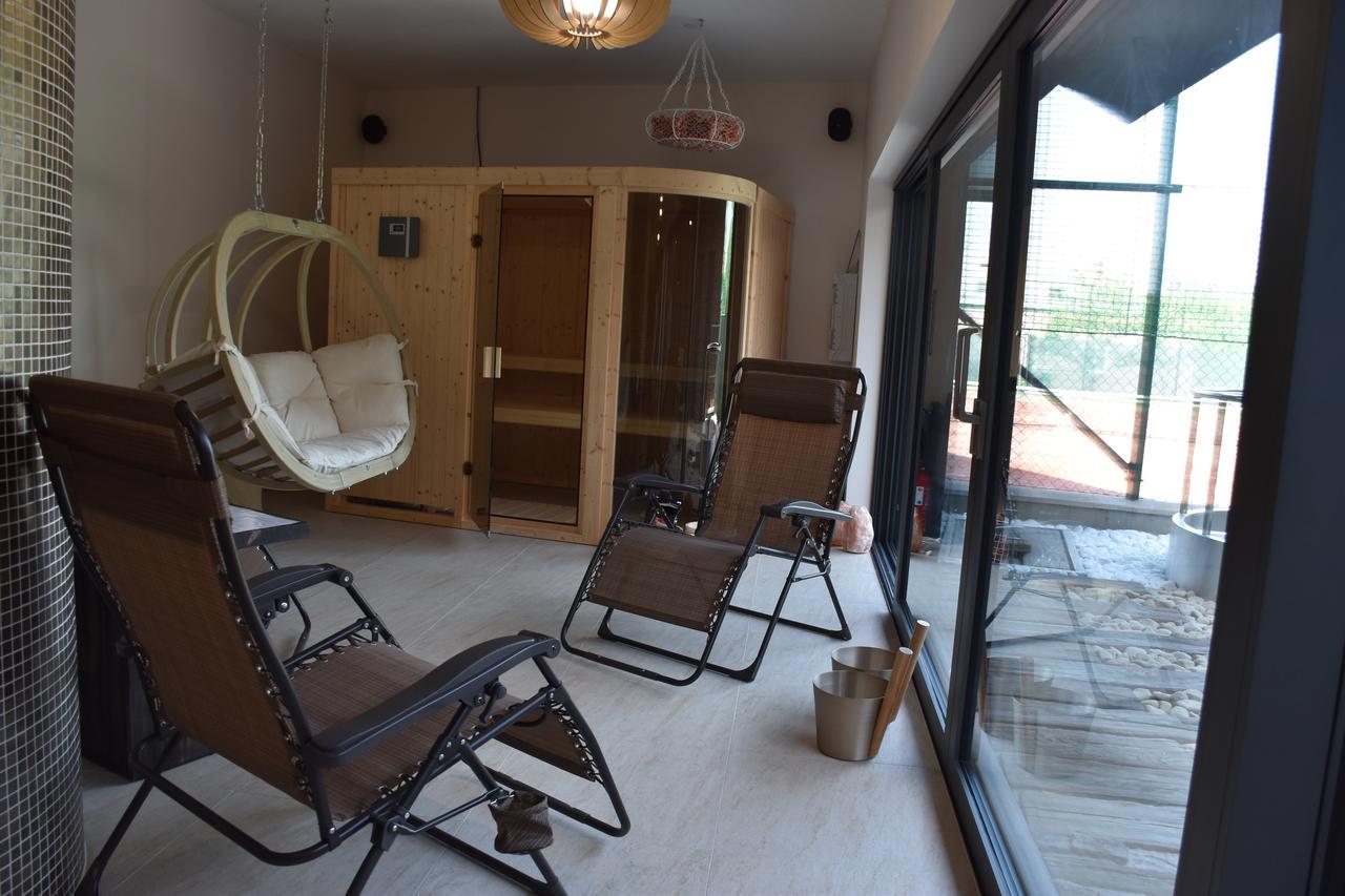 Penzion Vino Hruska Blatnička Extérieur photo